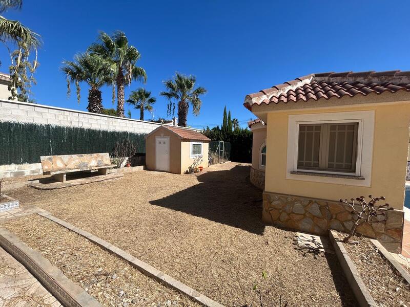 6 bedroom Villa for sale