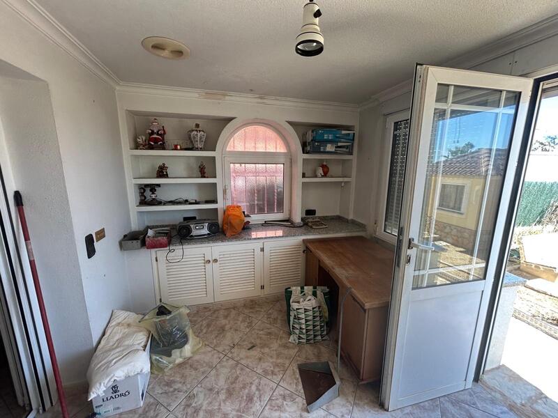 6 bedroom Villa for sale