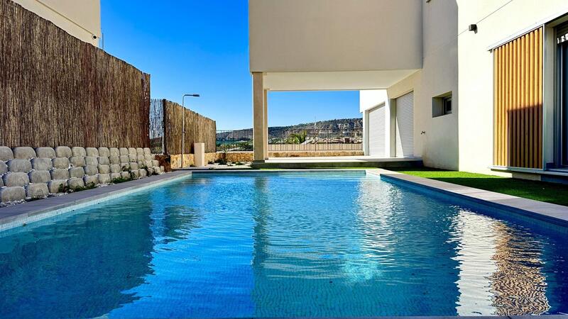 Villa til salg i Algorfa, Alicante