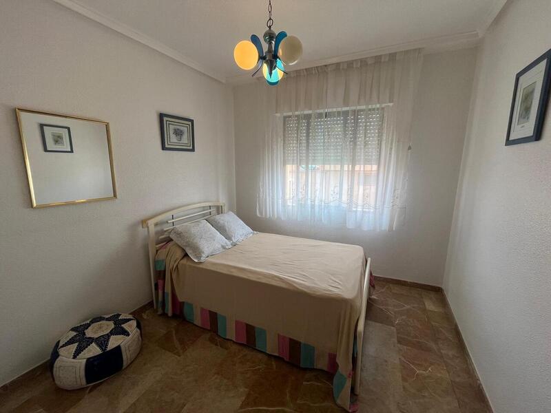 4 slaapkamer Gezinswoning Te koop 4 slaapkamer Gezinswoning Te koop