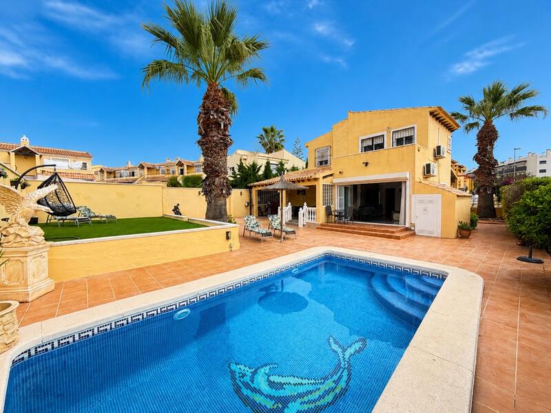 Villa à vendre dans Villamartin, Alicante