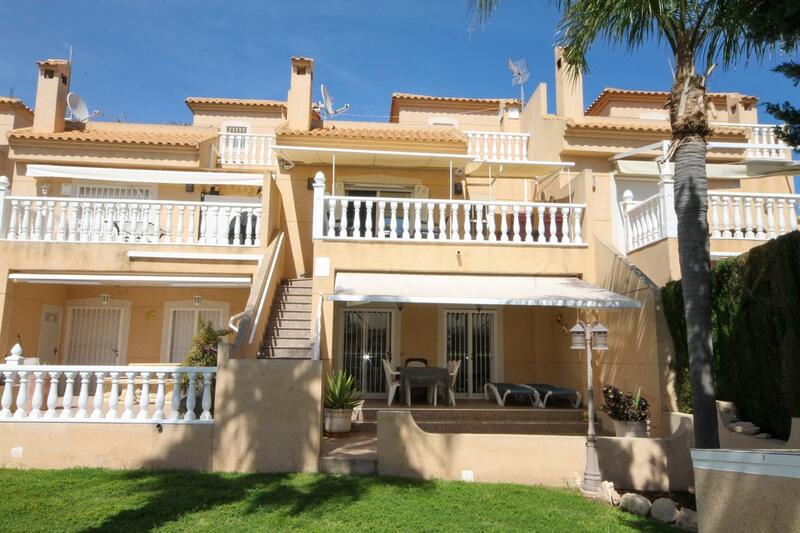 Adosado en venta en Villamartin, Alicante