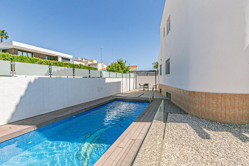 4 bedroom Villa for sale