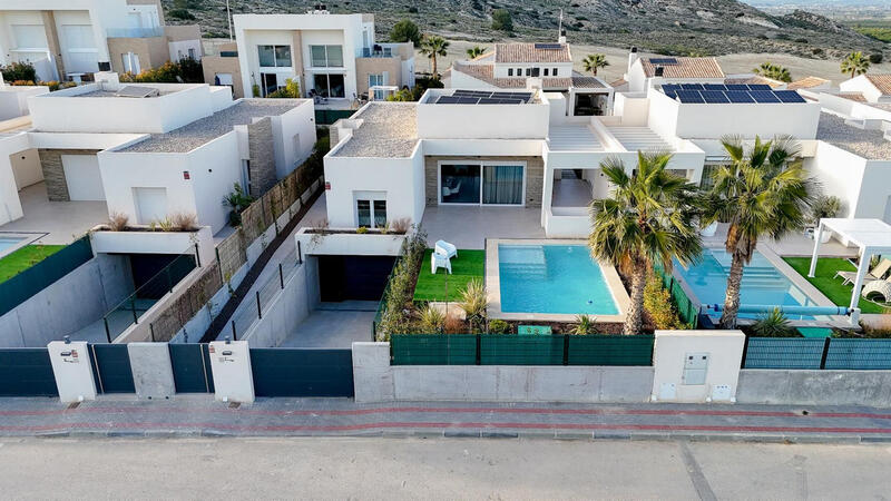 4 slaapkamer Villa Te koop 4 slaapkamer Villa Te koop