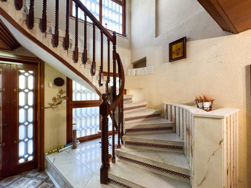 7 slaapkamer Villa Te koop 7 slaapkamer Villa Te koop
