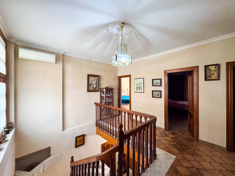 7 slaapkamer Villa Te koop 7 slaapkamer Villa Te koop