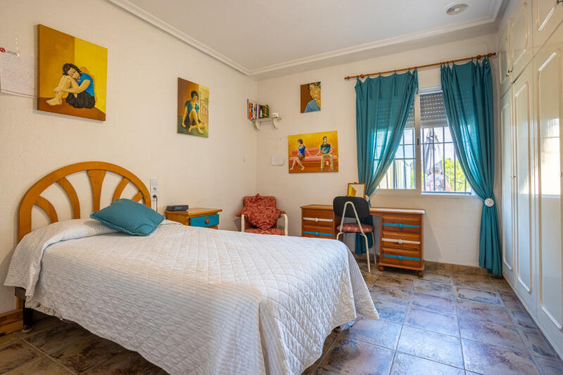 5 Schlafzimmer Villa zu verkaufen 5 Schlafzimmer Villa zu verkaufen