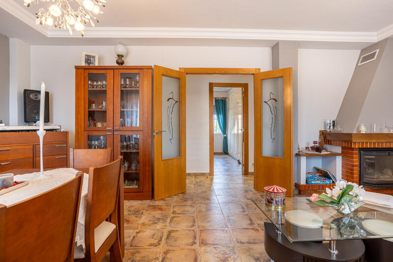 5 Schlafzimmer Villa zu verkaufen 5 Schlafzimmer Villa zu verkaufen