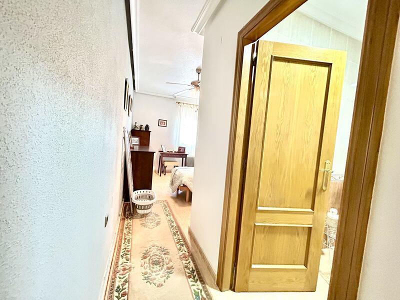 4 slaapkamer Appartement Te koop 4 slaapkamer Appartement Te koop
