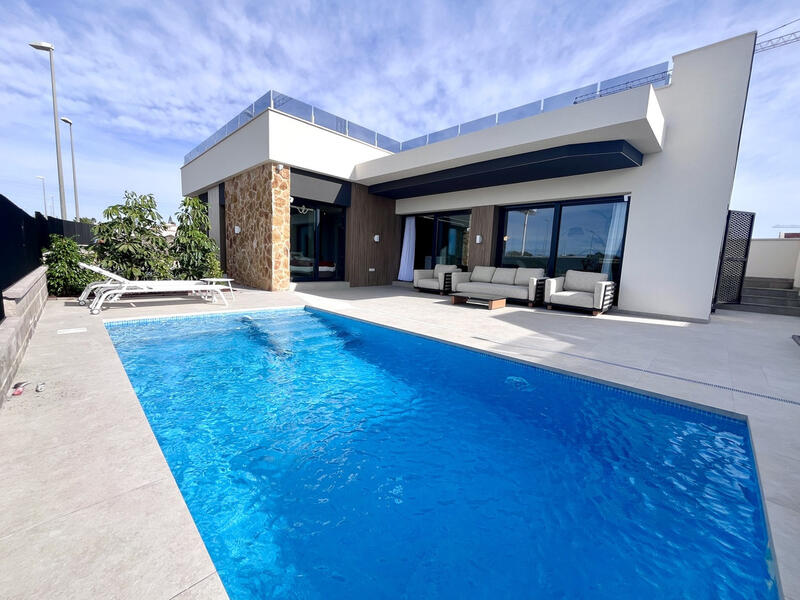 Villa til salgs i Rojales, Alicante