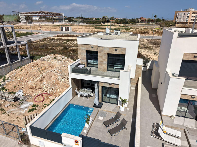 Villa for sale in Los Montesinos, Alicante