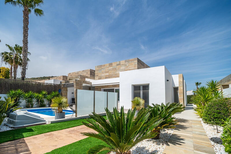 3 slaapkamer Villa Te koop 3 slaapkamer Villa Te koop