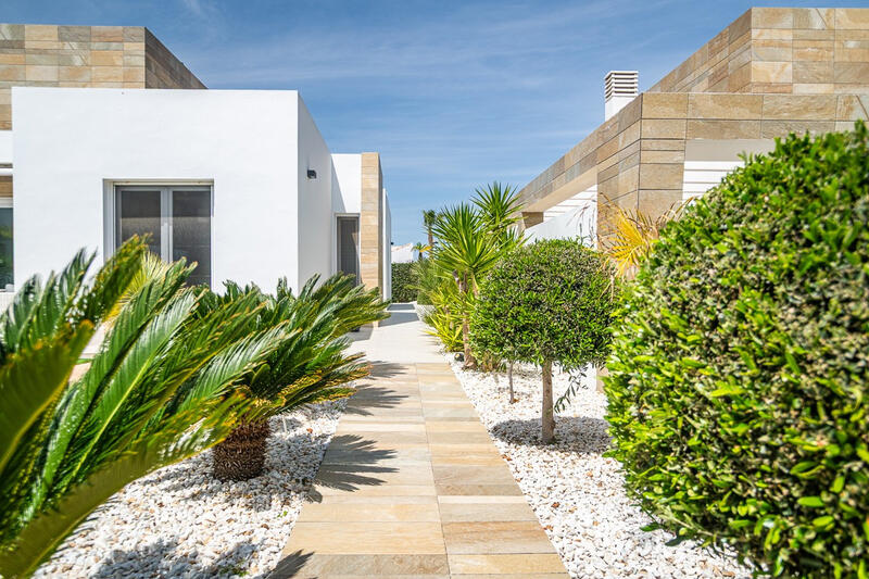 3 slaapkamer Villa Te koop 3 slaapkamer Villa Te koop