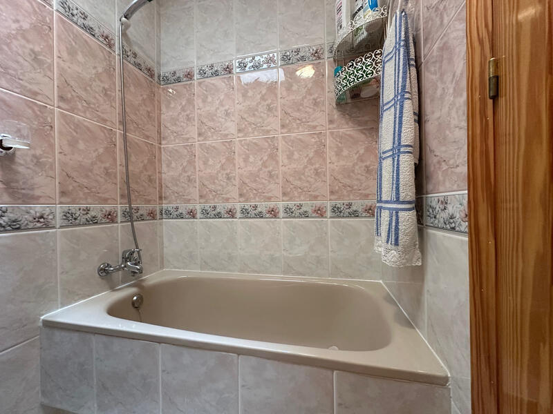 2 bedroom Townhouse for sale