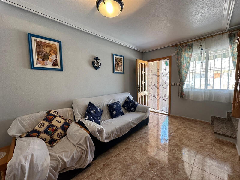 2 bedroom Townhouse for sale