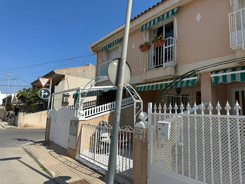 2 bedroom Townhouse for sale