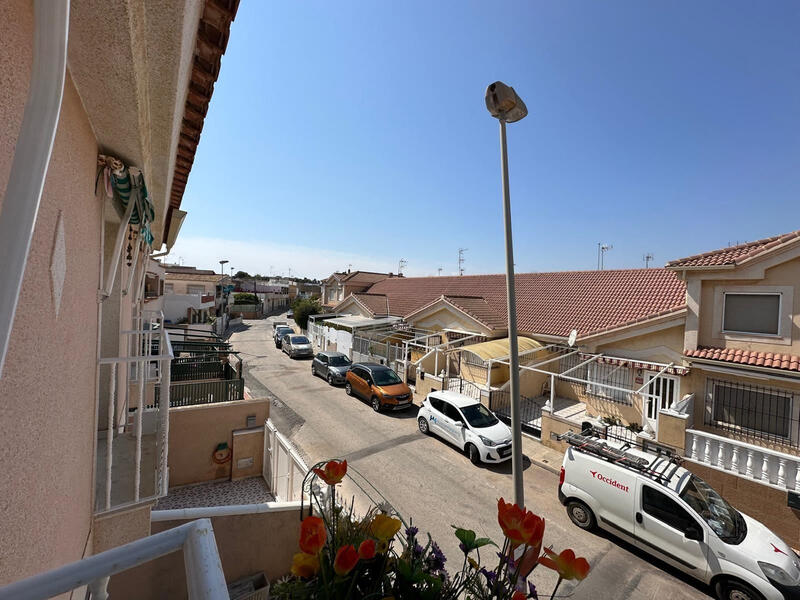2 bedroom Townhouse for sale