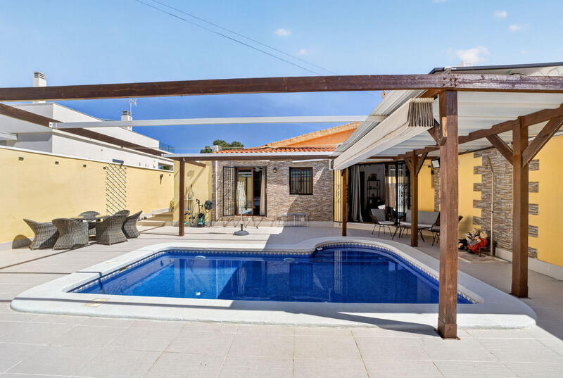 3 slaapkamer Villa Te koop
