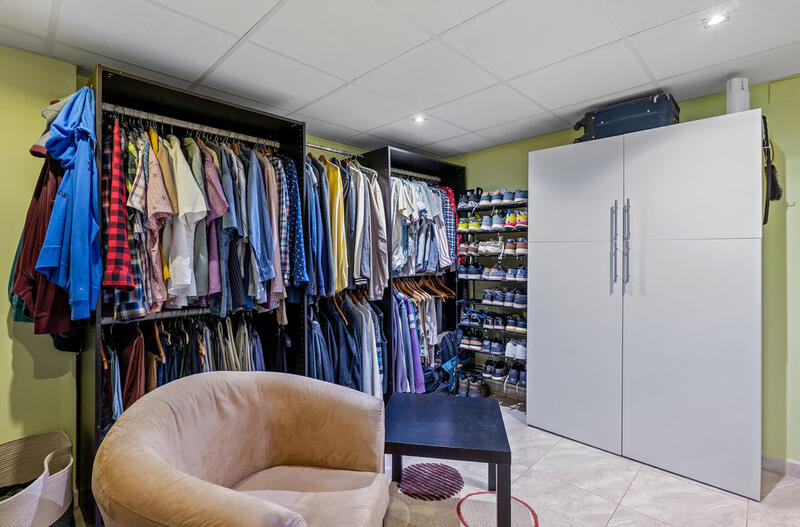 2 slaapkamer Gezinswoning Te koop 2 slaapkamer Gezinswoning Te koop