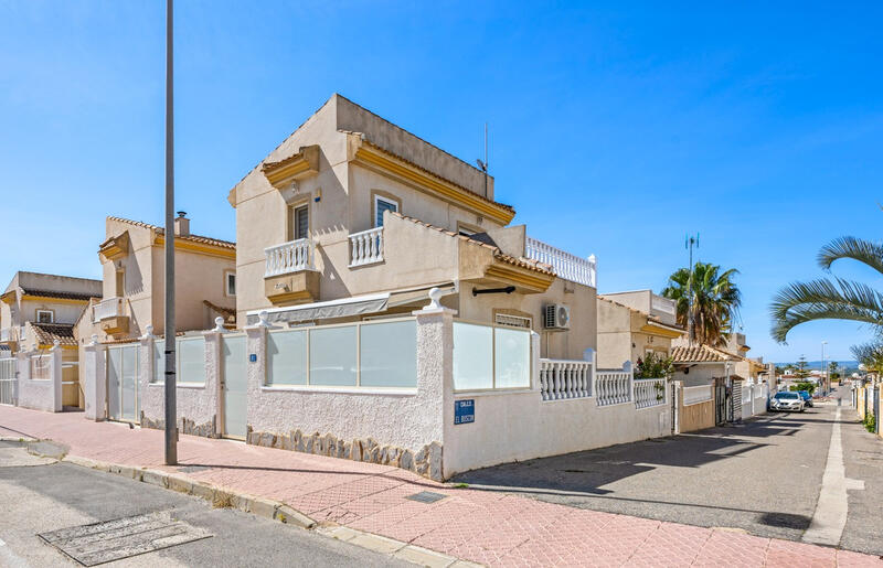 3 bedroom Villa for sale