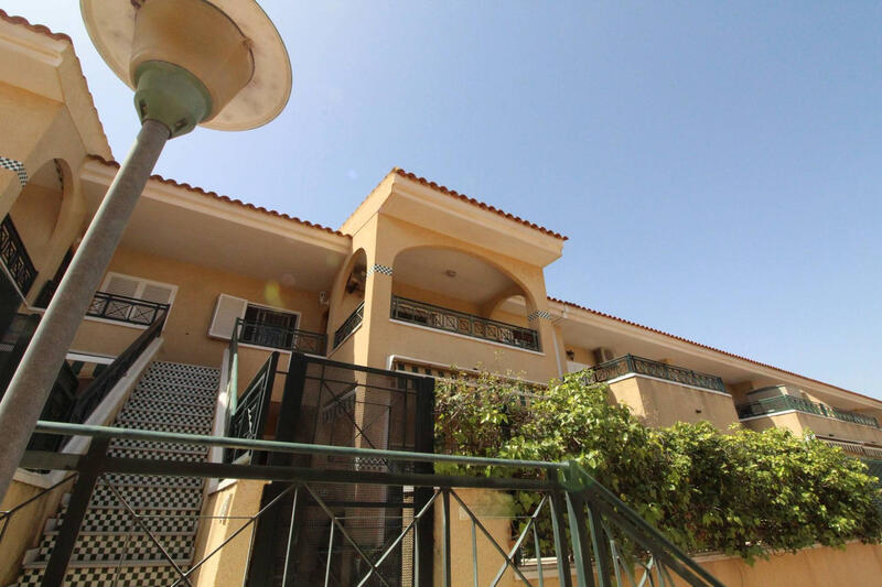 Lejlighed til salg i Santa Pola, Alicante