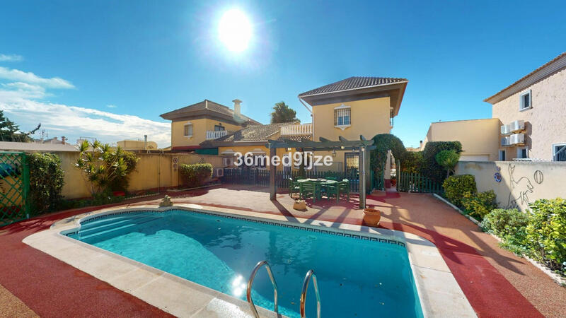 Villa for sale in Los Alcazares, Murcia