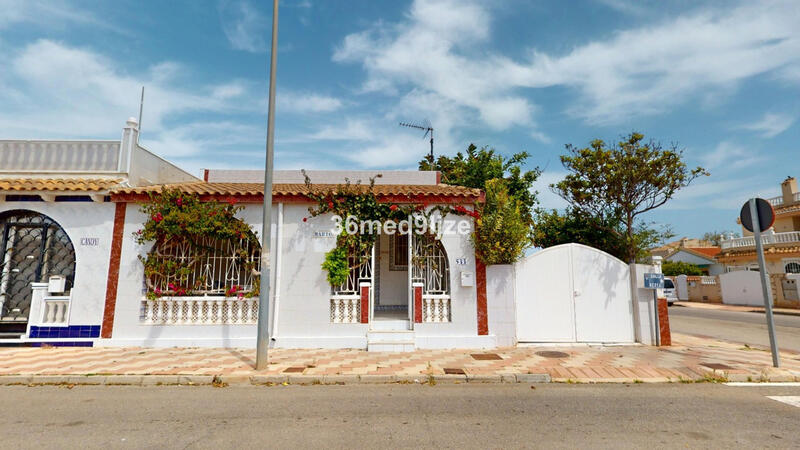 Townhouse for sale in Los Alcazares, Murcia