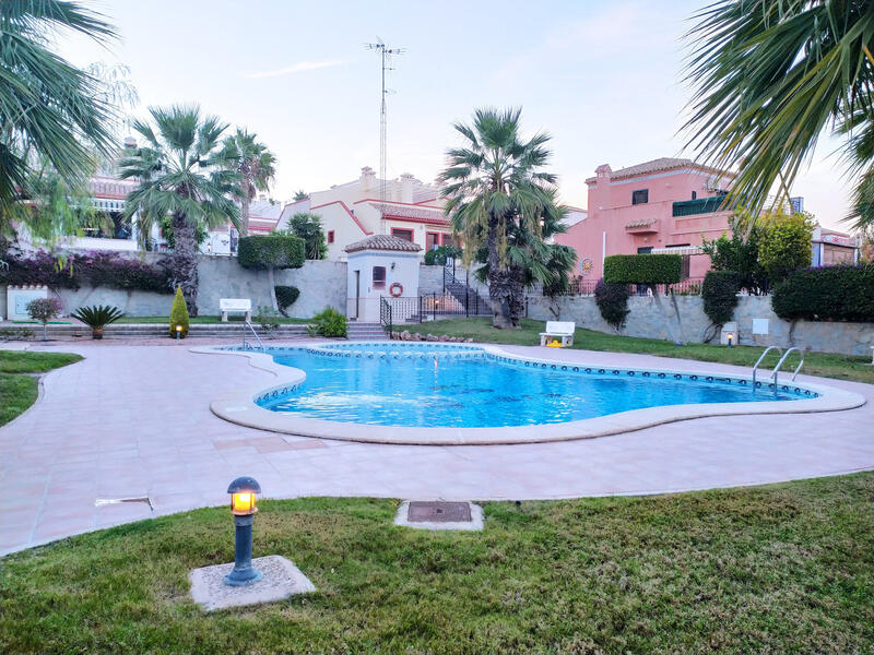 Villa for sale in San Miguel de Salinas, Alicante