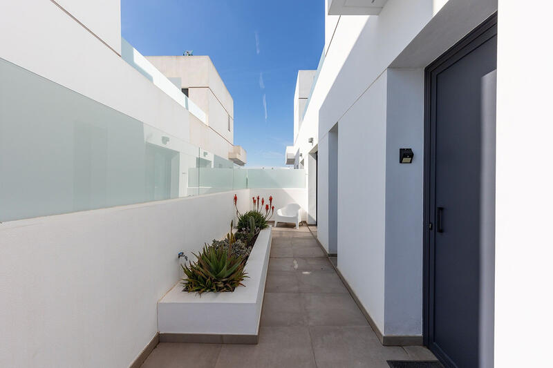 3 Schlafzimmer Villa zu verkaufen 3 Schlafzimmer Villa zu verkaufen