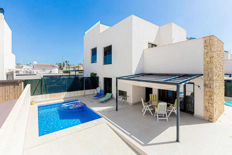 Villa til salgs i Rojales, Alicante