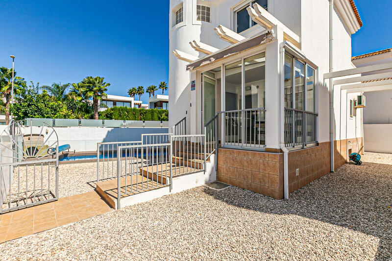 4 slaapkamer Villa Te koop