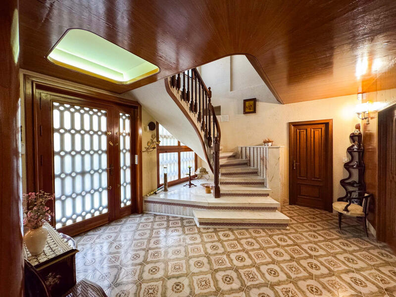 7 slaapkamer Villa Te koop 7 slaapkamer Villa Te koop
