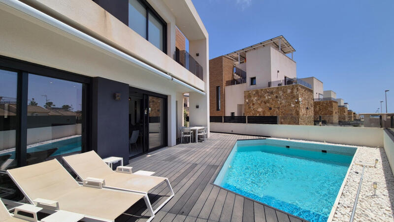 4 chambre Villa à vendre 4 chambre Villa à vendre