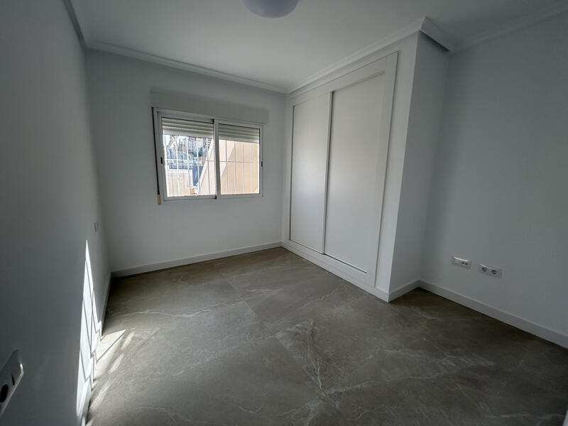 2 slaapkamer Appartement Te koop 2 slaapkamer Appartement Te koop