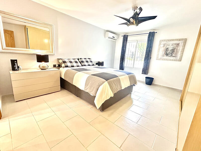 4 Schlafzimmer Villa zu verkaufen 4 Schlafzimmer Villa zu verkaufen