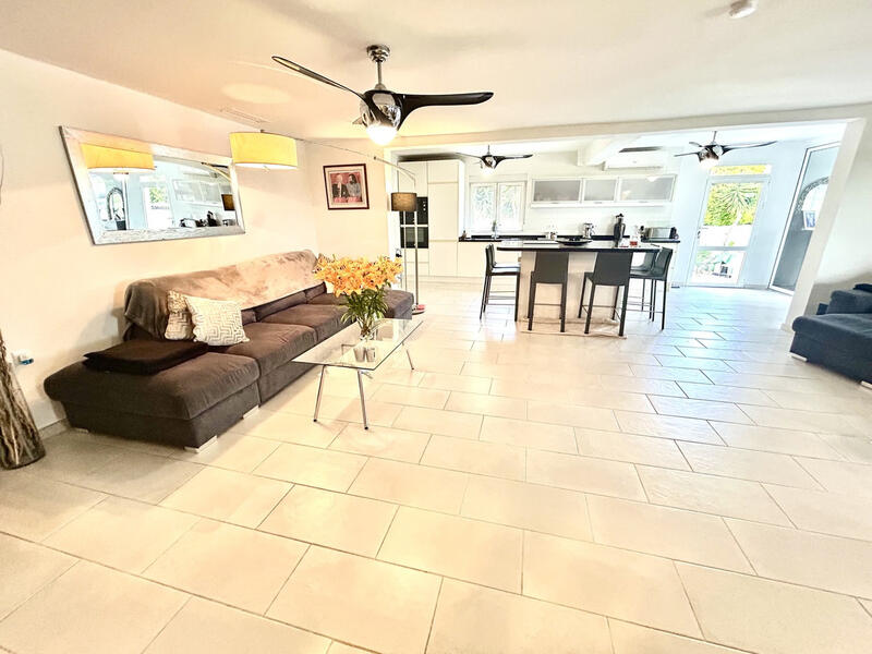 4 Schlafzimmer Villa zu verkaufen 4 Schlafzimmer Villa zu verkaufen