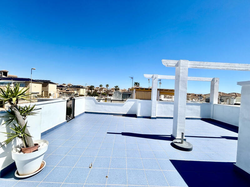 2 bedroom Townhouse for sale