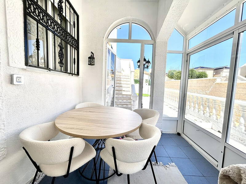 2 bedroom Townhouse for sale