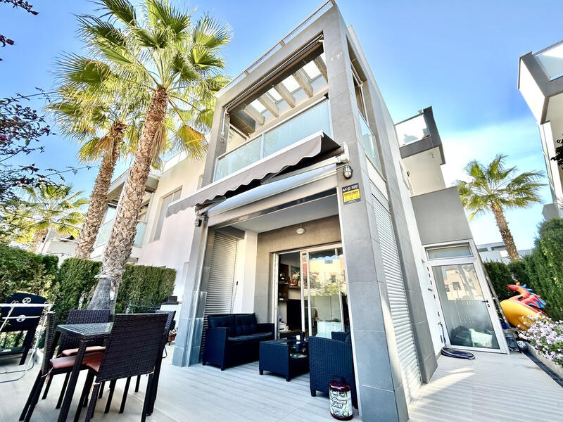 Apartment for sale in Punta Prima, Alicante