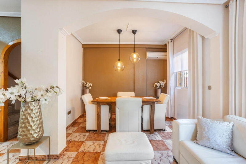 2 Schlafzimmer Villa zu verkaufen 2 Schlafzimmer Villa zu verkaufen