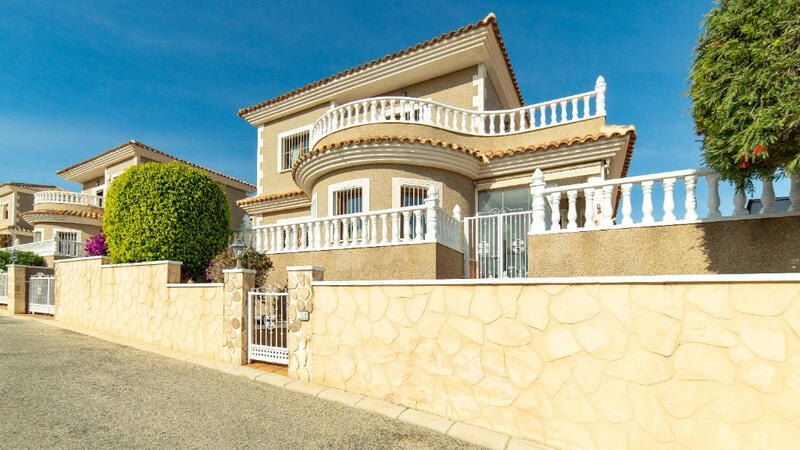 Villa for sale in Orihuela, Alicante