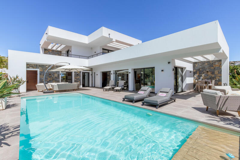 Villa en venta en Teulada, Alicante