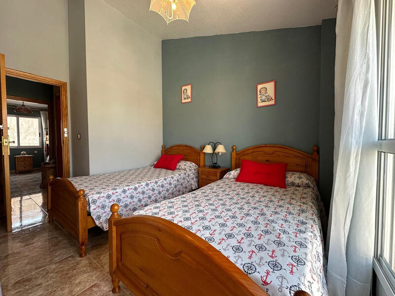 2 bedroom Townhouse for sale