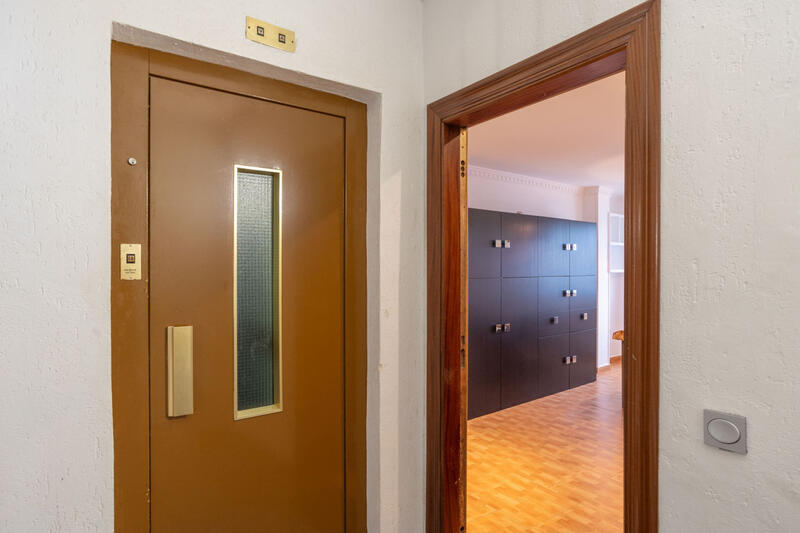 3 bedroom Apartment for sale