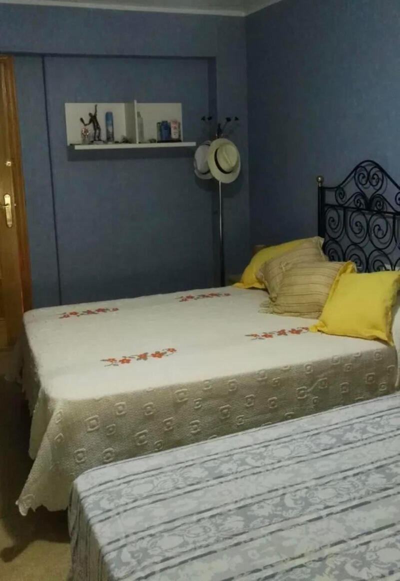 4 спальная комната квартира продается