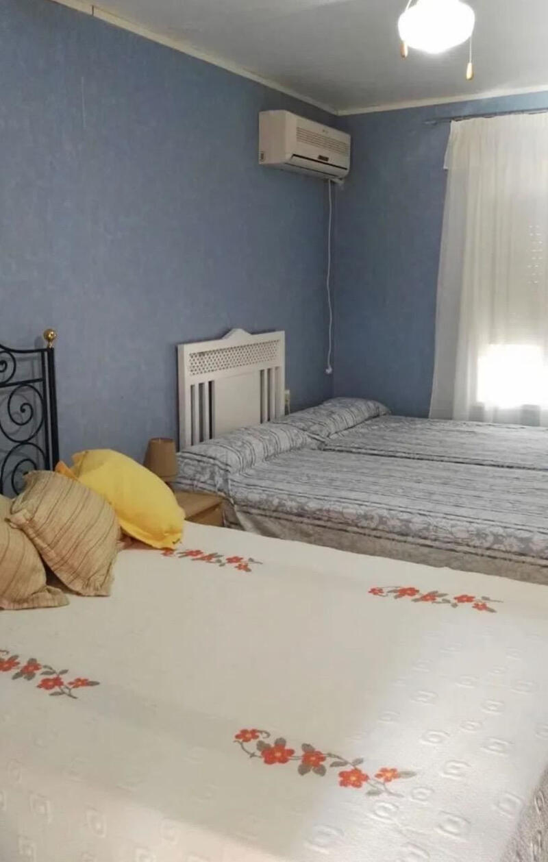4 спальная комната квартира продается