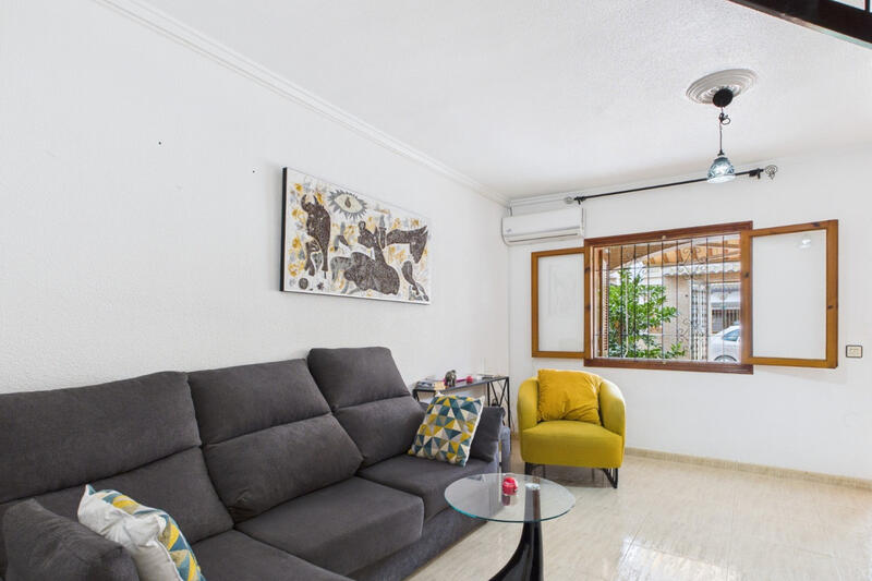 3 slaapkamer Gezinswoning Te koop 3 slaapkamer Gezinswoning Te koop