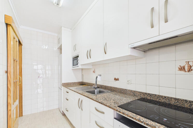 3 slaapkamer Gezinswoning Te koop 3 slaapkamer Gezinswoning Te koop
