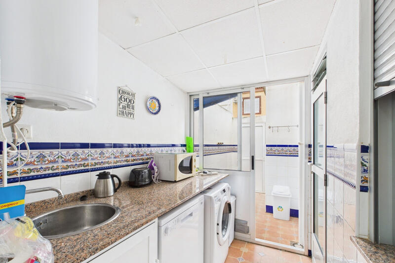 3 slaapkamer Gezinswoning Te koop 3 slaapkamer Gezinswoning Te koop