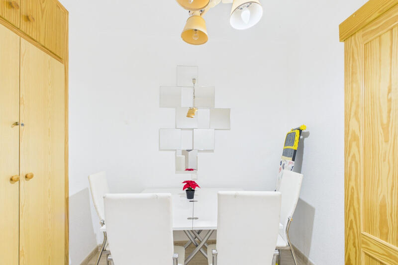 3 slaapkamer Gezinswoning Te koop 3 slaapkamer Gezinswoning Te koop